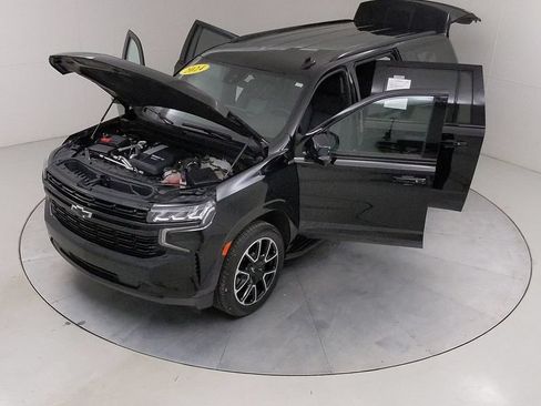 Used 2024 Chevrolet Suburban RST w/ Luxury Package AWD/4WD image 45