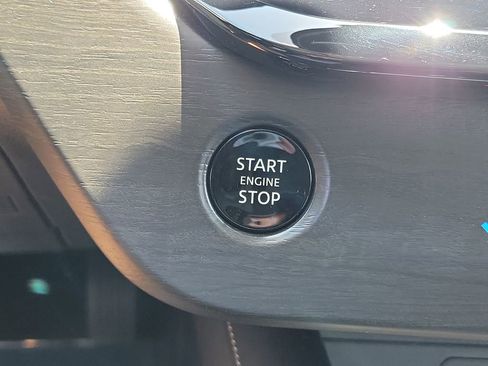 Used 2025 Nissan Murano SV FWD image 10