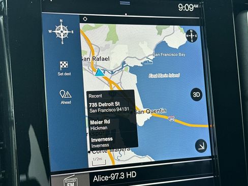 Used 2019 Volvo XC40 T4 R-Design image 21