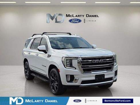 Used 2023 GMC Yukon SLT image 1