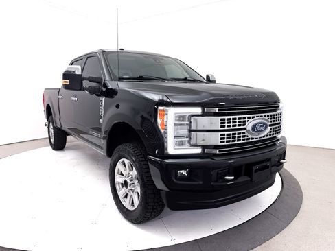 Used 2018 Ford F250 Platinum w/ Platinum Ultimate Package AWD/4WD image 12