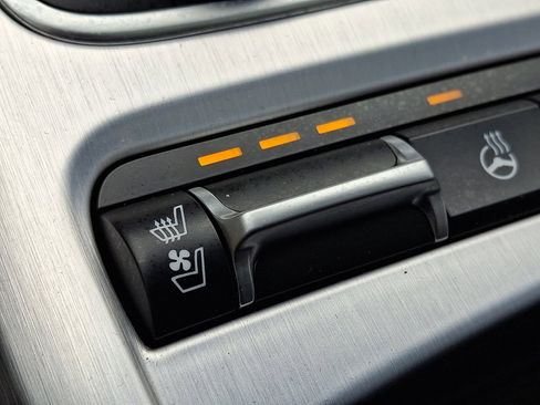 Used 2023 Kia Stinger GT2 image 24