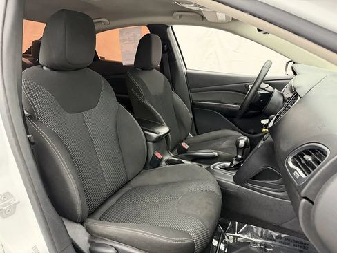 Used 2016 Dodge Dart SXT FWD image 13