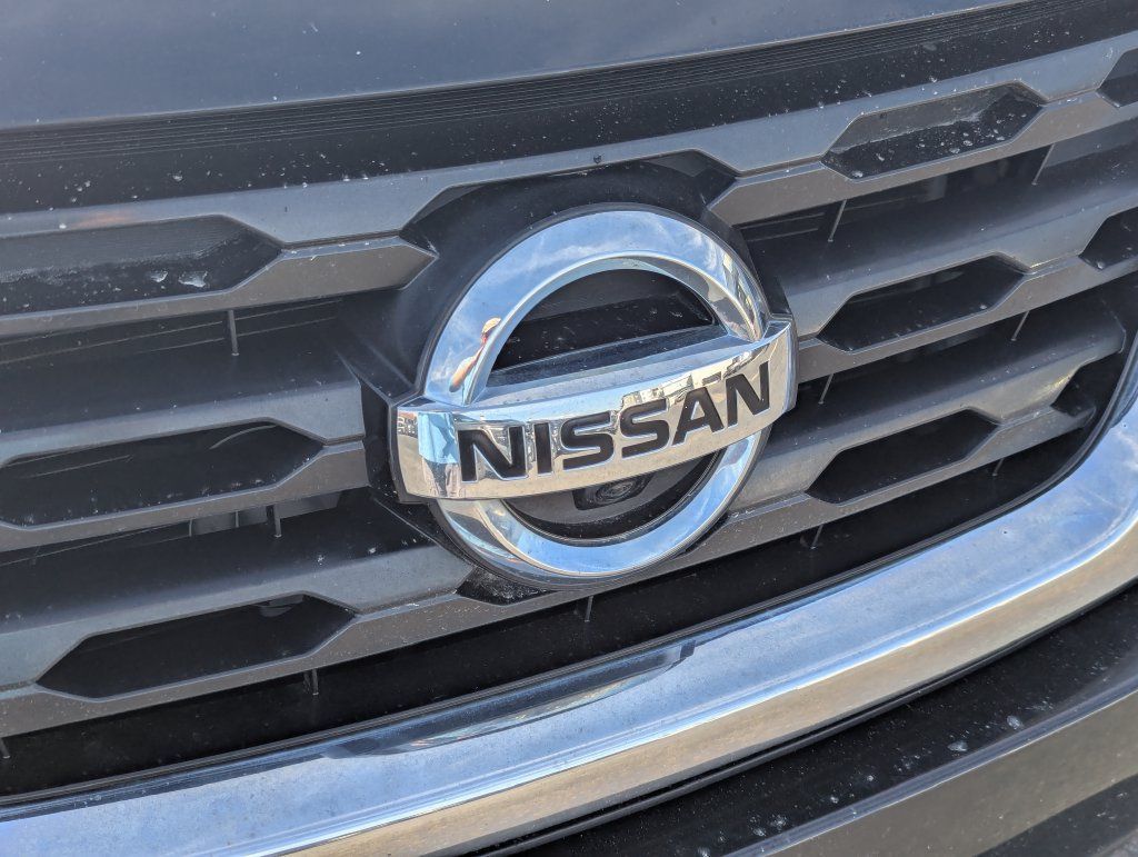 Used 2018 Nissan Pathfinder SL w/ Cargo Package FWD image 11
