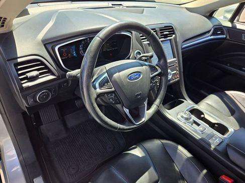 Used 2019 Ford Fusion Energi Titanium FWD image 8