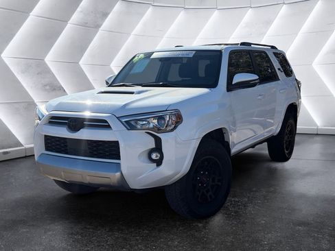 Used 2024 Toyota 4Runner TRD Off-Road Premium image 3
