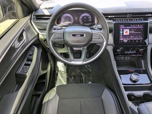 New 2025 Jeep Grand Cherokee L Altitude image 14