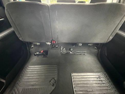 Used 2022 Chevrolet Silverado 1500 LT AWD/4WD image 32