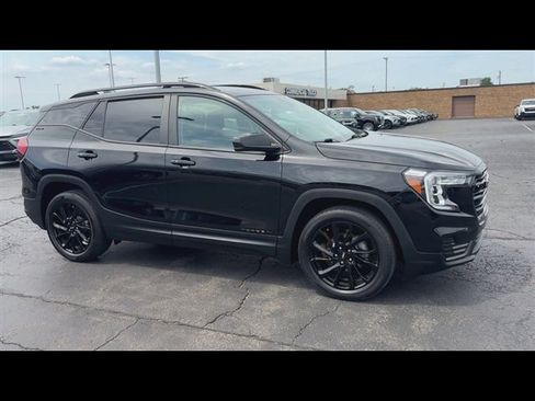 Certified 2023 GMC Terrain SLE w/ Driver Convenience Package FWD image 2