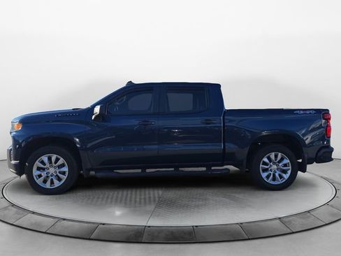 Used 2020 Chevrolet Silverado 1500 Custom w/ Custom Value Package image 2