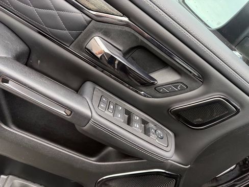 Used 2025 RAM 1500 Limited AWD/4WD image 16
