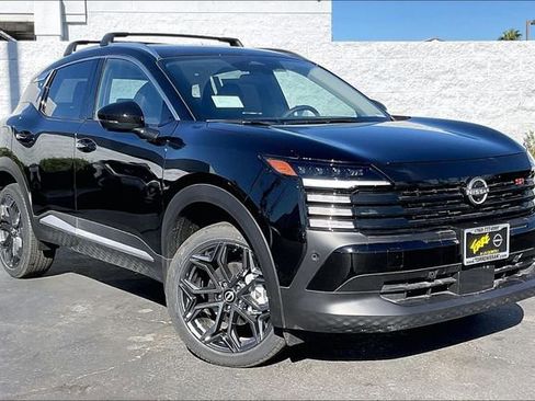 New 2026 Nissan Kicks SR image 13