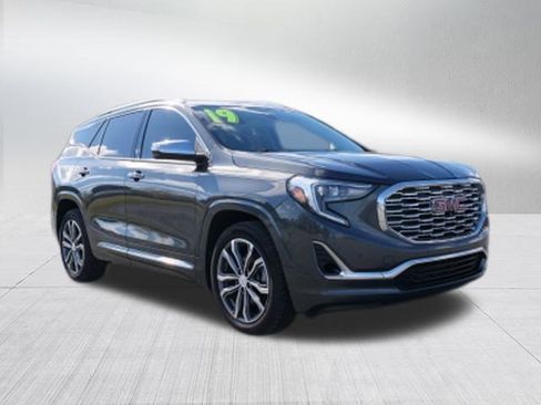 Used 2019 GMC Terrain Denali w/ Advanced Safety Package image 9
