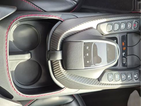 Used 2019 Aston Martin V8 Vantage Coupe image 33