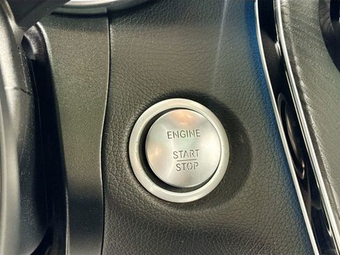 Used 2018 Mercedes-Benz GLC 300 4MATIC w/ Multimedia Package image 16