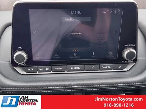 Used 2023 Nissan Rogue SV FWD image 17