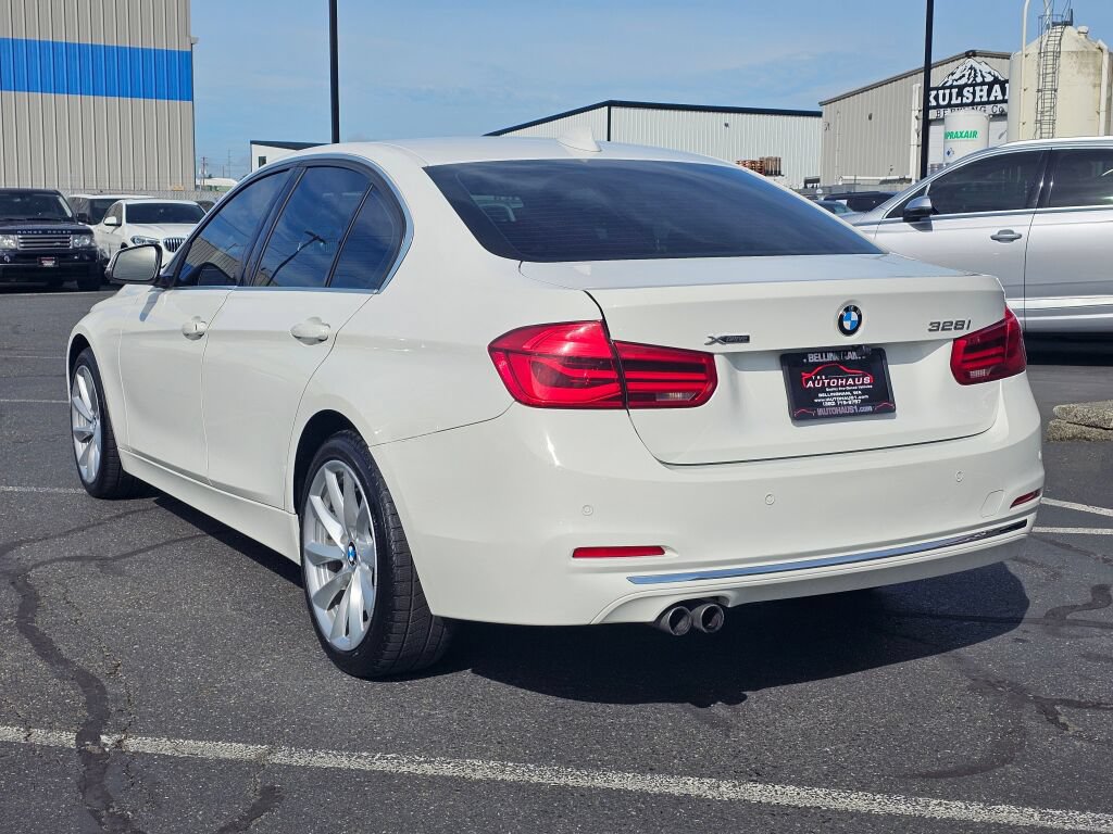 Used 2016 BMW 328i xDrive Sedan AWD/4WD image 3