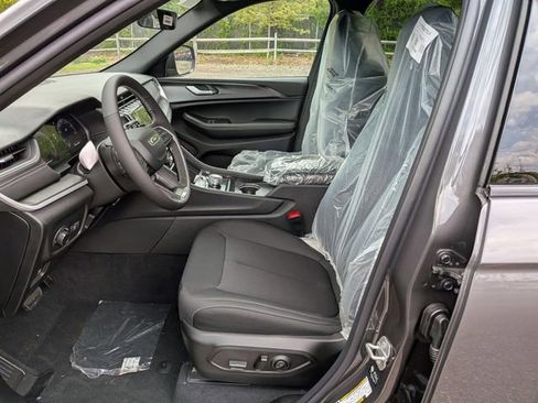 New 2026 Jeep Grand Cherokee Laredo X AWD/4WD image 9