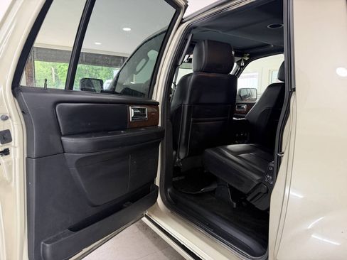 Used 2017 Lincoln Navigator L Select AWD/4WD image 29