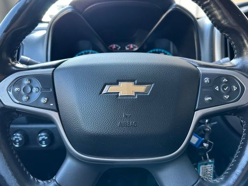 Used 2022 Chevrolet Colorado Z71 w/ Z71 Midnight Edition image 28