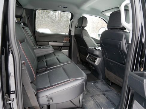 Certified 2023 Ford F450 Lariat w/ Chrome Package image 9