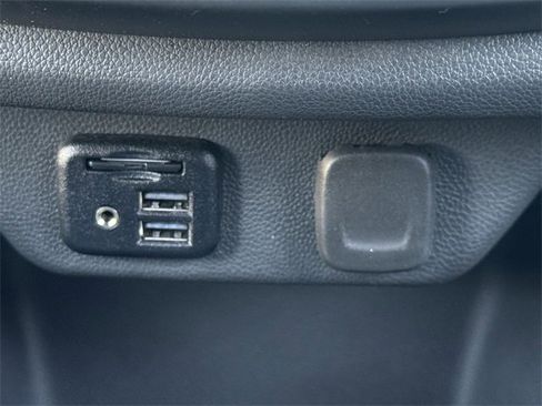 Used 2023 Chevrolet Traverse RS image 21