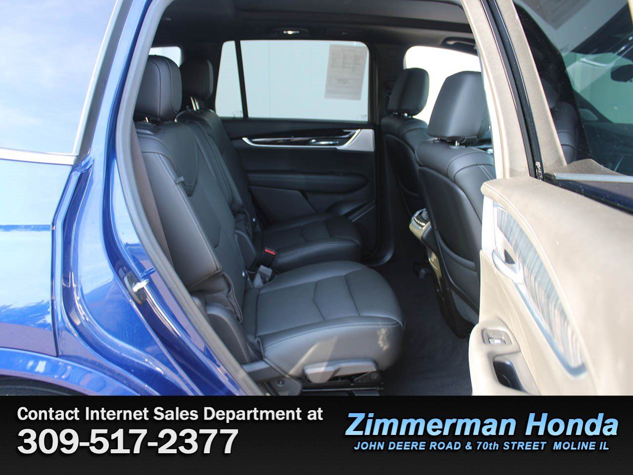 Used 2024 Cadillac XT6 Premium Luxury w/ Technology Package AWD/4WD image 9