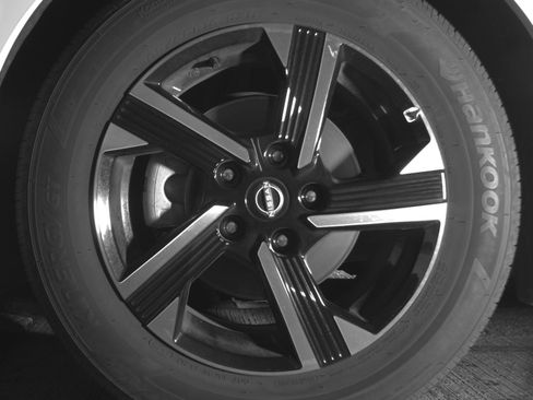 Used 2025 Nissan Sentra SV image 12