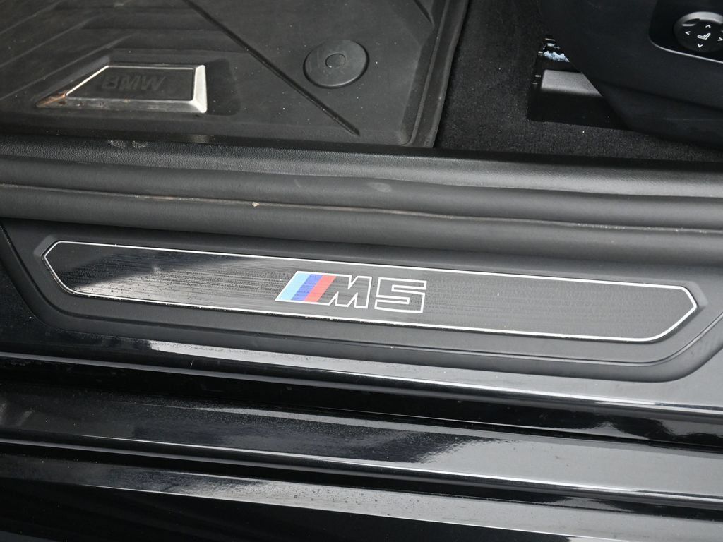 Used 2025 BMW M5 Touring AWD/4WD image 17