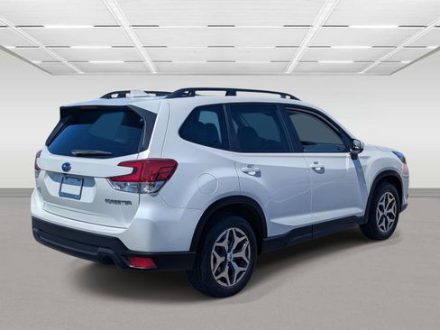Used 2023 Subaru Forester Premium AWD/4WD image 5