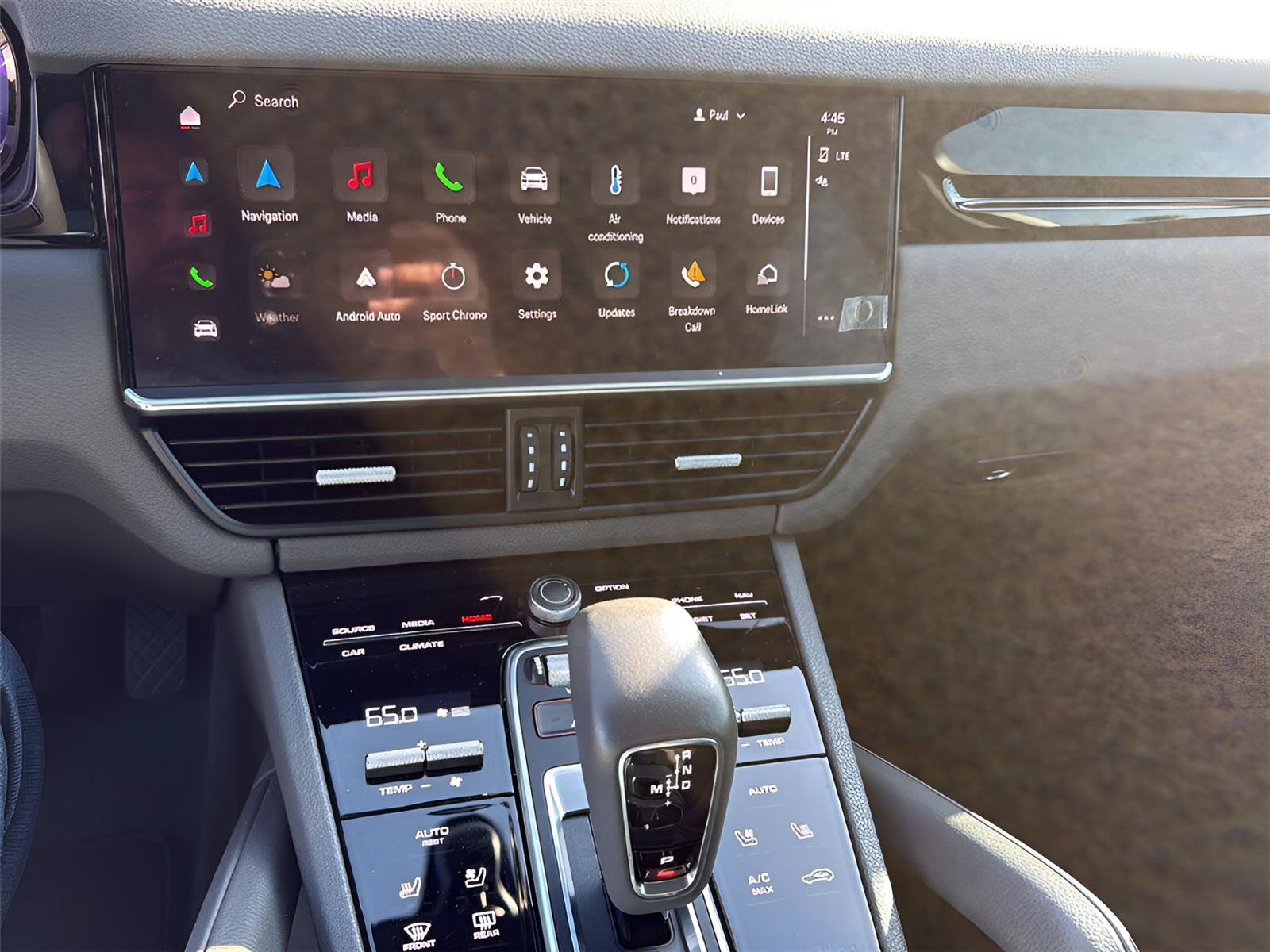 Used 2022 Porsche Cayenne Platinum Edition AWD/4WD image 3