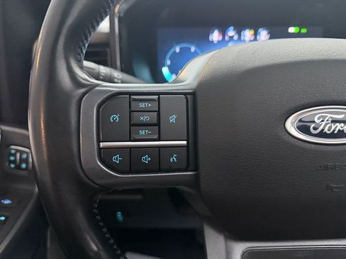 Used 2023 Ford F350 Lariat w/ Chrome Package image 27