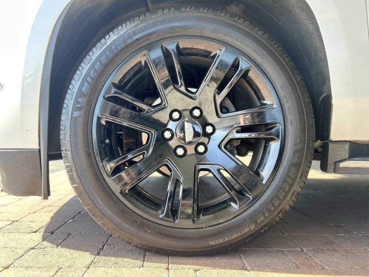 Used 2017 Cadillac Escalade ESV Luxury AWD/4WD image 32