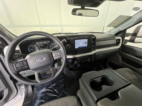 Used 2024 Ford F250 XLT image 11