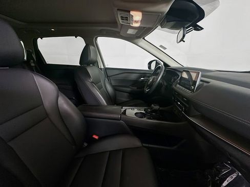 Certified 2024 Nissan Rogue SV w/ SV Premium Package FWD image 27