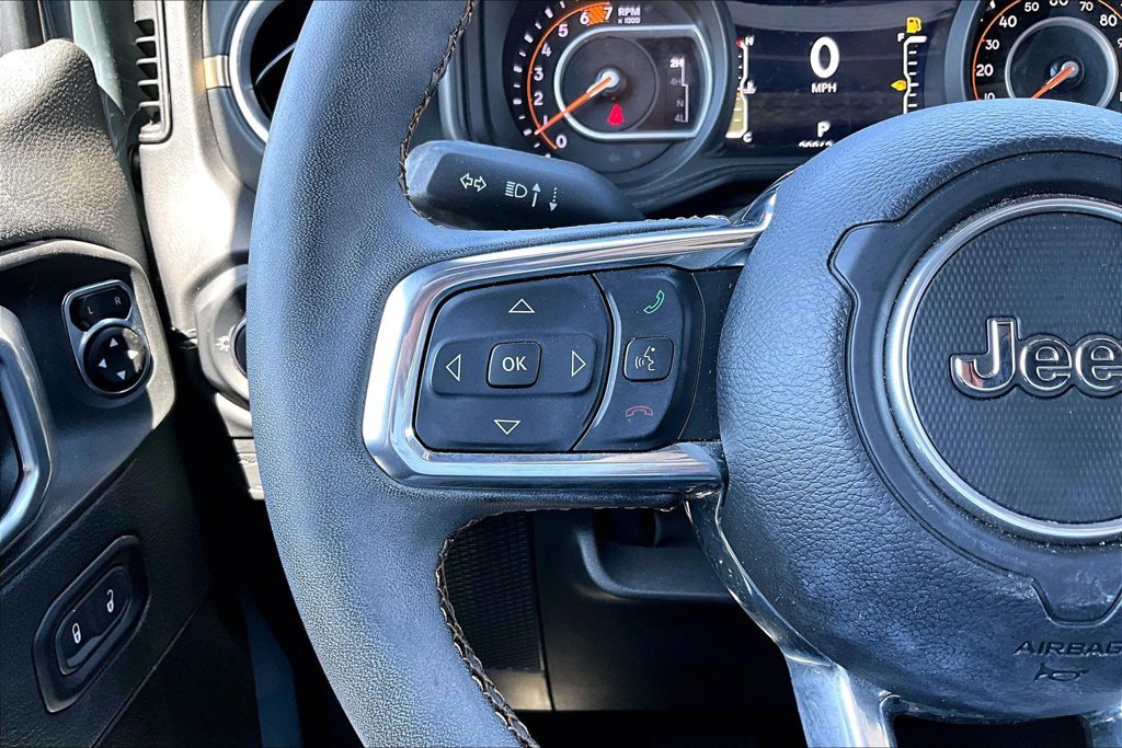 Certified 2024 Jeep Wrangler Unlimited Sahara w/ Dual Top Group AWD/4WD image 5