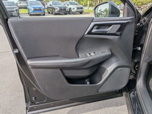 New 2026 Mitsubishi Outlander ES image 10