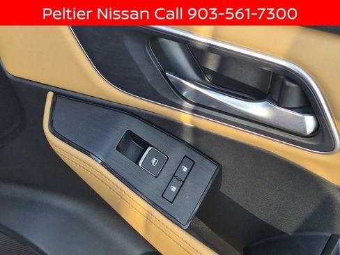 Certified 2023 Nissan Rogue Platinum w/ Platinum Premium Package FWD image 16