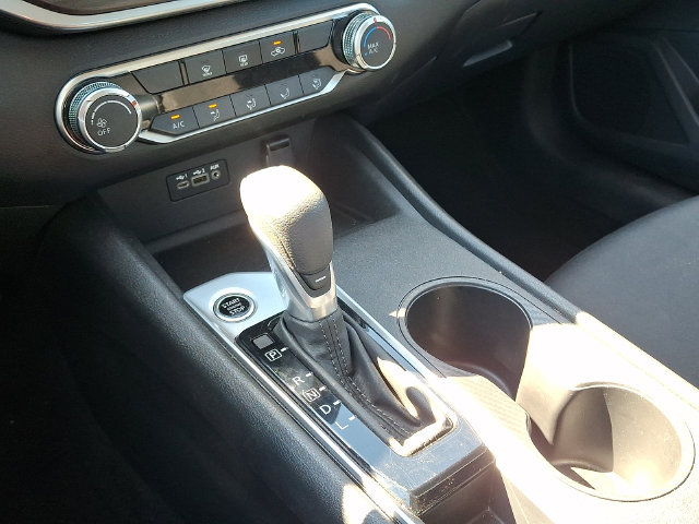 Used 2025 Nissan Altima 2.5 SV FWD image 14