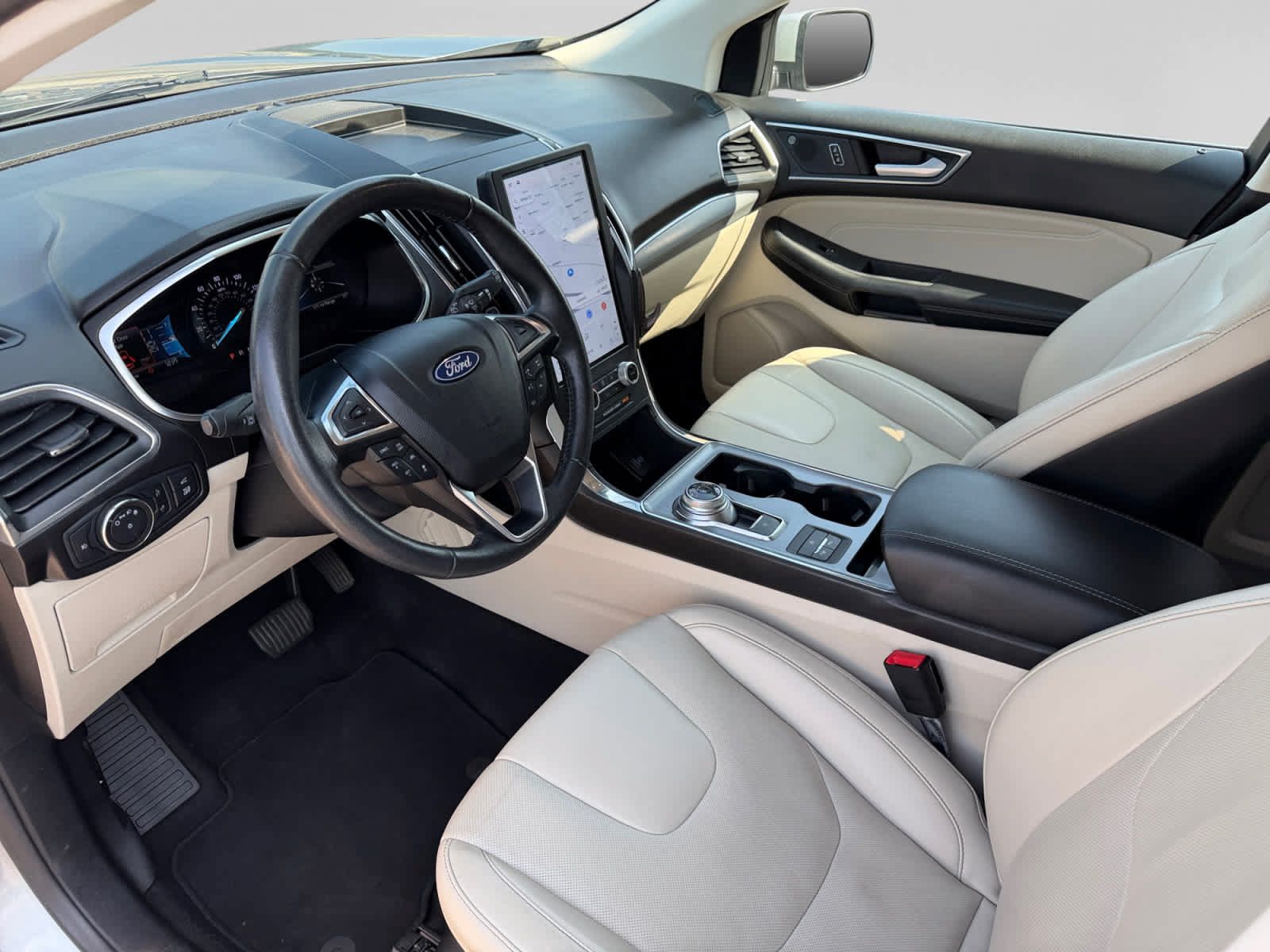 Used 2021 Ford Edge Titanium w/ Equipment Group 301A AWD/4WD image 10