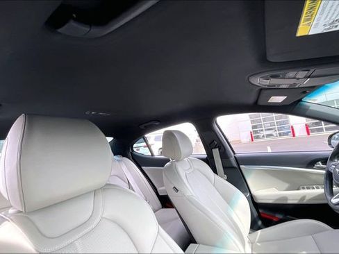 Used 2023 Genesis G70 2.0T image 22