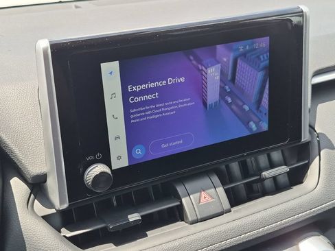 Used 2025 Toyota RAV4 XLE FWD image 16