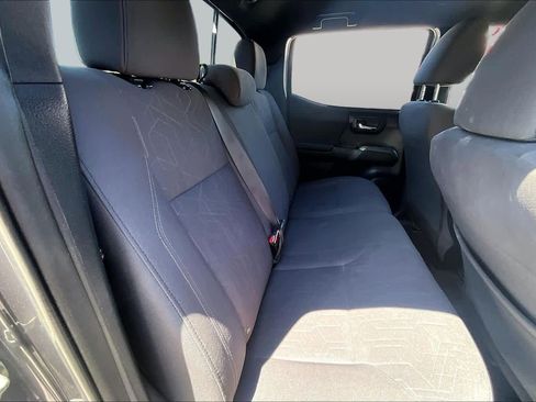 Used 2019 Toyota Tacoma TRD Sport AWD/4WD image 20
