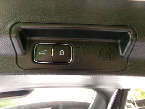 Used 2023 Ford Explorer XLT w/ Equipment Group 202A AWD/4WD image 31