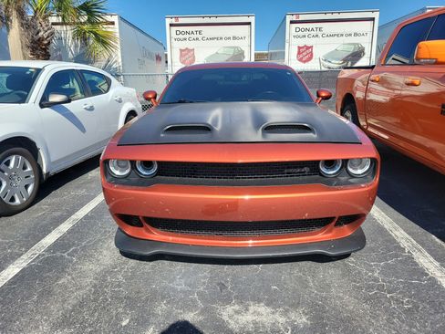 Used 2021 Dodge Challenger SRT Hellcat w/ Plus Package RWD image 2