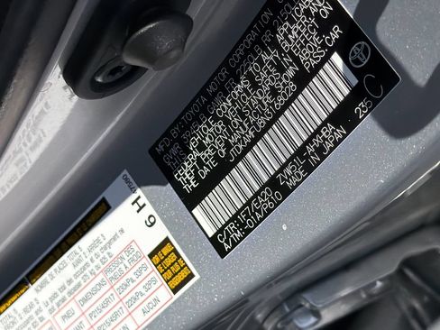Used 2022 Toyota Prius FWD image 30