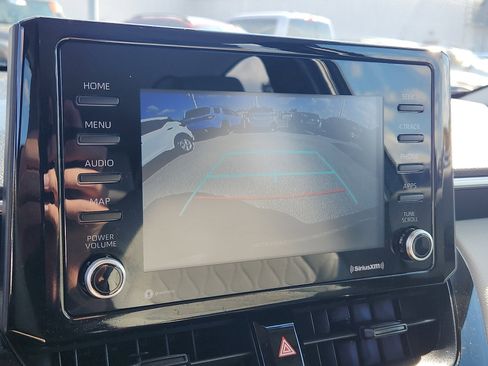 Used 2022 Toyota Corolla Cross L image 9