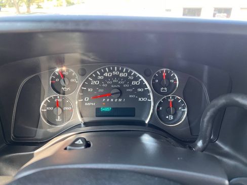 Used 2014 Chevrolet Express 3500 RWD image 11