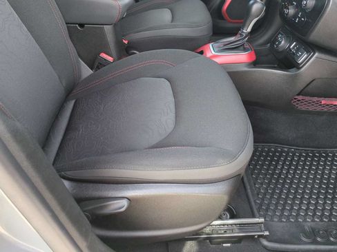 Used 2022 Jeep Renegade Trailhawk AWD/4WD image 28