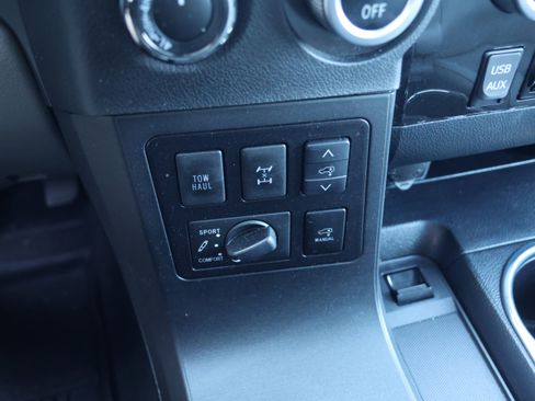 Used 2018 Toyota Sequoia Platinum image 28